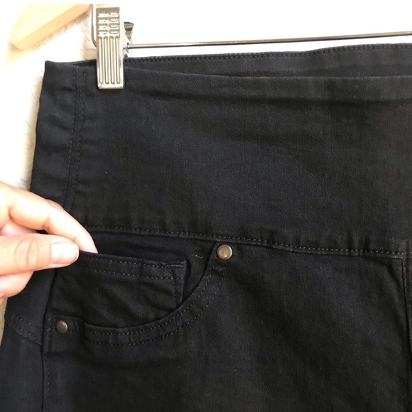 Spanx Alexia Black Skinny Jeans with side zip - Picture 4 of 10